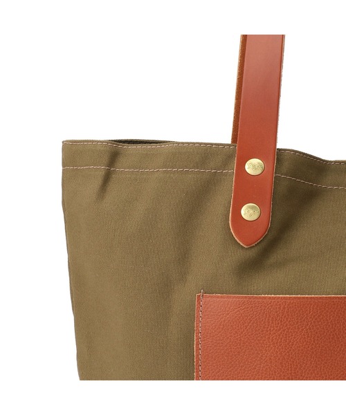 IL BISONTE(イルビゾンテ)の「IL BISONTE / CANVAS x LEATHER / トートバッグ(トートバッグ・レディース・ブラック/ダークブラウン/レッド/ライトブラウン/ブラック×ブラック/ブラック系その他/ライトオリーブ/ダークブラウン系/ネイビー・FREE)」の11枚目の写真