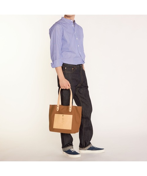 IL BISONTE(イルビゾンテ)の「IL BISONTE / CANVAS x LEATHER / トートバッグ(トートバッグ・レディース・ブラック/ダークブラウン/レッド/ライトブラウン/ブラック×ブラック/ブラック系その他/ライトオリーブ/ダークブラウン系/ネイビー・FREE)」の15枚目の写真