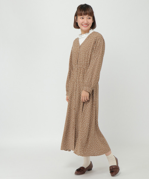 LBC(エルビーシー)の「ランダムドットプリントワンピース(ワンピース・レディース・ブラック/ベージュ・M/L)」の6枚目の写真