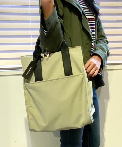 cache cache（カシュ カシュ）の「カシュカシュ cachecache / 11ポケットパーテーションリュックサック（バックパック/リュック・レディース・ブラック/グレー系その他/カモフラージュ・FREE）」の11枚目の写真