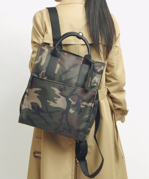 cache cache（カシュ カシュ）の「カシュカシュ cachecache / 11ポケットパーテーションリュックサック（バックパック/リュック・レディース・ブラック/グレー系その他/カモフラージュ・FREE）」の19枚目の写真