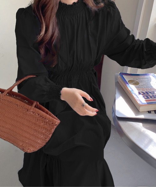 ABITOKYO(アビトーキョー)の「シャーリング ティアード ワンピース(ワンピース・レディース・ホワイト/ライトグレー/ベージュ/パープル/サックスブルー/ダークグレー/ブラック/ネイビー/ブルーグレー・FREE)」の15枚目の写真