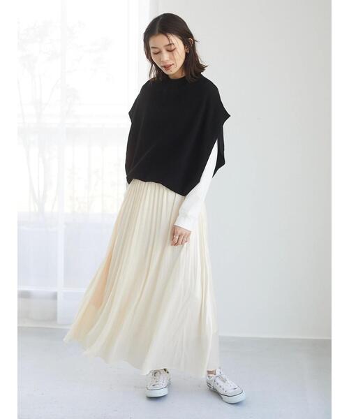 Green Parks(グリーンパークス)の「ホワイトインナークルーネックスリット*(Tシャツ/カットソー・レディース・オフホワイト・FREE)」の2枚目の写真