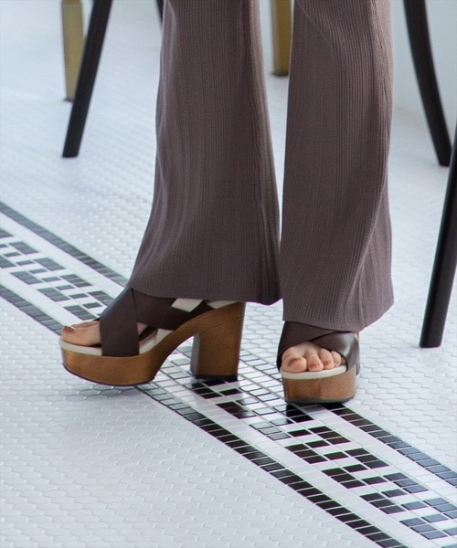 WILLSELECTION(ウィルセレクション)の「クロスプラットフォームサンダル(サンダル・レディース・ダークブラウン/ベージュ・MEDIUM/LARGE/SMALL)」の10枚目の写真