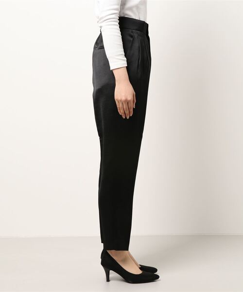 N.O.R.C（ノーク）の「サテンテーパードパンツ（その他パンツ・レディース・ブラック/ライトグリーン/ブルーグレー/スモークピンク/グレイッシュベージュ・S/M/L）」の6枚目の写真