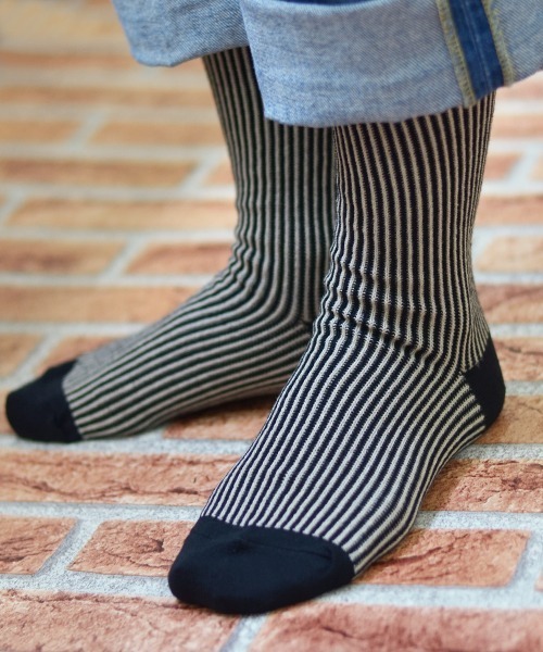 Fun & Daily（ファンアンドデイリー）の「F&D : ナローストライプカラーソックス（ソックス/靴下・レディース・ホワイト/チャコールグレー/ブラック/イエロー/オレンジ/ブルー/ブラウン・FREE）」の9枚目の写真