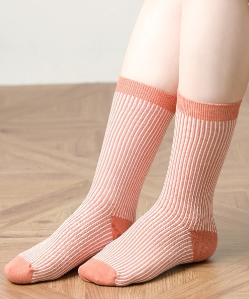 Fun & Daily（ファンアンドデイリー）の「F&D : ナローストライプカラーソックス（ソックス/靴下・レディース・ホワイト/チャコールグレー/ブラック/イエロー/オレンジ/ブルー/ブラウン・FREE）」の14枚目の写真