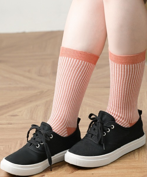 Fun & Daily（ファンアンドデイリー）の「F&D : ナローストライプカラーソックス（ソックス/靴下・レディース・ホワイト/チャコールグレー/ブラック/イエロー/オレンジ/ブルー/ブラウン・FREE）」の13枚目の写真