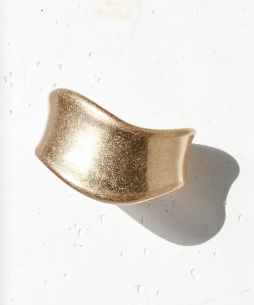 GOLDY（ゴールディ）の「ワイド カーブ メタル バングル（バングル/リストバンド・レディース・シルバー/ゴールド/シルバー系その他/ゴールド系その他・FREE）」の6枚目の写真