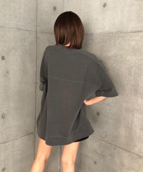 ENVYM（アンビー）の「ピグメントロゴビッグＴｅｅ（Tシャツ/カットソー・レディース・ホワイト/ブラック/ベージュ/ブルー・FREE）」の19枚目の写真