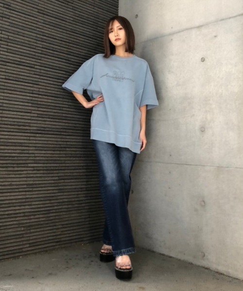 ENVYM（アンビー）の「ピグメントロゴビッグＴｅｅ（Tシャツ/カットソー・レディース・ホワイト/ブラック/ベージュ/ブルー・FREE）」の22枚目の写真