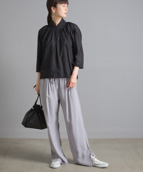 OMNES(オムネス)の「コットンボイル タックギャザープルオーバーシャツ(シャツ/ブラウス・レディース・ホワイト/ブラック/ラベンダー・FREE)」の2枚目の写真