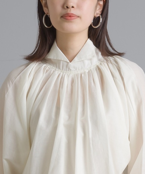 OMNES(オムネス)の「コットンボイル タックギャザープルオーバーシャツ(シャツ/ブラウス・レディース・ホワイト/ブラック/ラベンダー・FREE)」の4枚目の写真