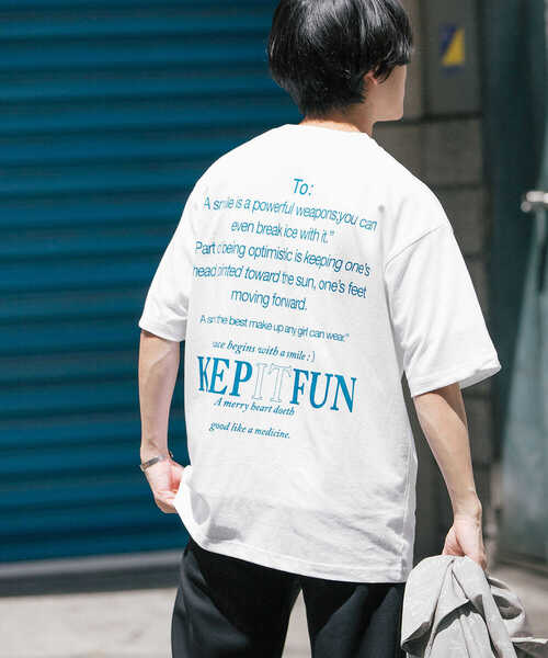 ITEMS URBANRESEARCH(アイテムズ アーバンリサーチ)の「バックロゴプリントTシャツ(Tシャツ/カットソー・メンズ・ブラック/ブルー/レッド・MEDIUM/LARGE)」の8枚目の写真