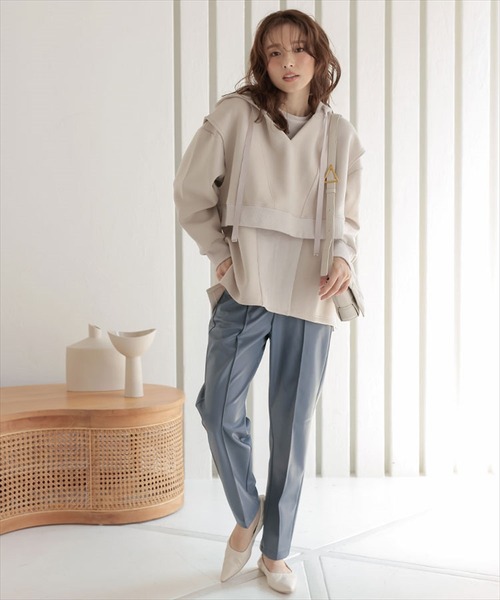 DONOBAN（ドノバン）の「エコレザーテーパードタックパンツ（スラックス・レディース・ブラック/ブルー/アイボリー/モカ・F）」の12枚目の写真