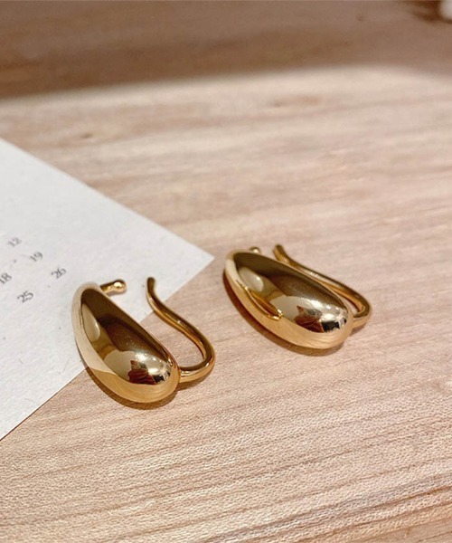 LA VORAGINE(ラ ヴォラジネ)の「金属イアーカフ2個セット(イヤーカフ・レディース・ゴールド系その他・FREE)」の2枚目の写真