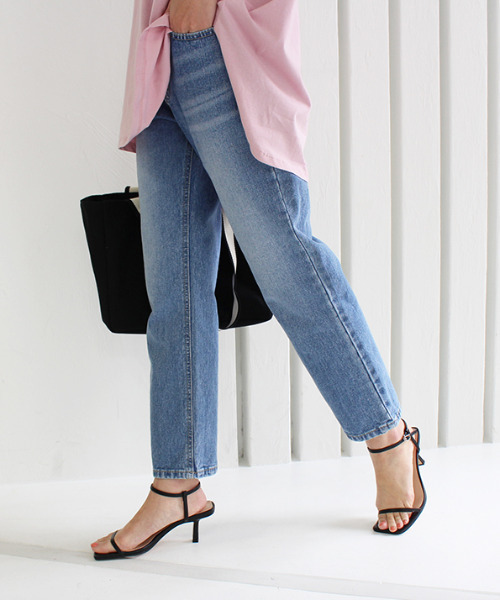 MODE ROBE（モードローブ）の「ストレートデニム（デニムパンツ・レディース・ブルー/ライトブルー・S/M/L）」の11枚目の写真