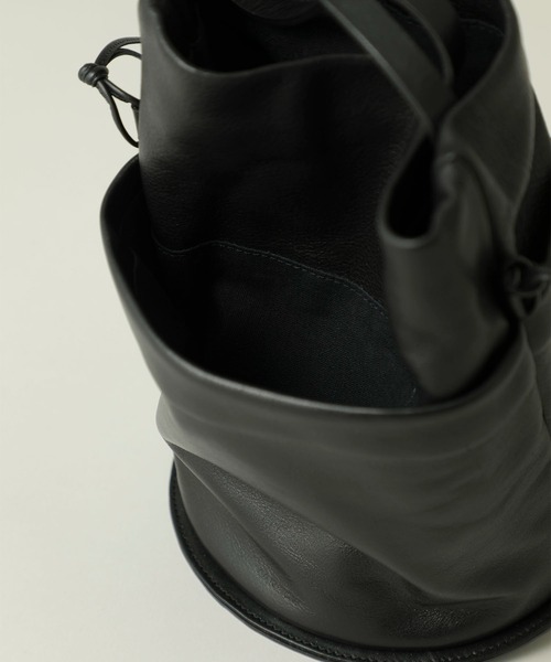 MARROW(マロウ)の「【MARROW(マロー)】ラウンドボトム MA-AC1302/レザー巾着バッグ(ショルダーバッグ・レディース・ブラック/アイボリー・FREE)」の9枚目の写真