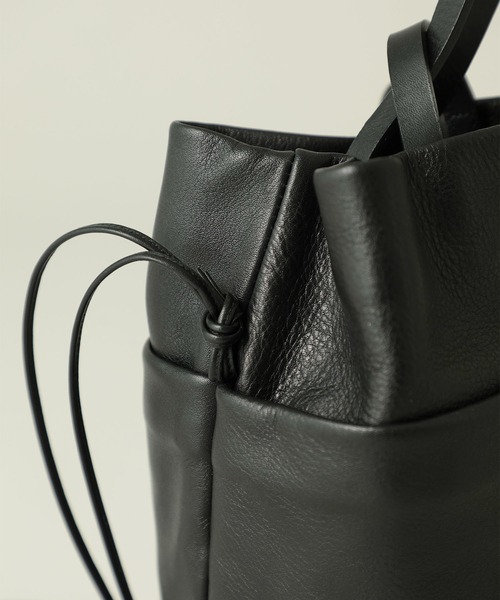 MARROW(マロウ)の「【MARROW(マロー)】ラウンドボトム MA-AC1302/レザー巾着バッグ(ショルダーバッグ・レディース・ブラック/アイボリー・FREE)」の8枚目の写真