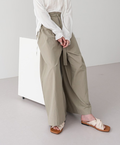 UNE MANSION（ユヌマンション）の「ワイドベルトパンツ（スラックス・レディース・ブラウン/カーキ/ブラック・FREE）」の5枚目の写真