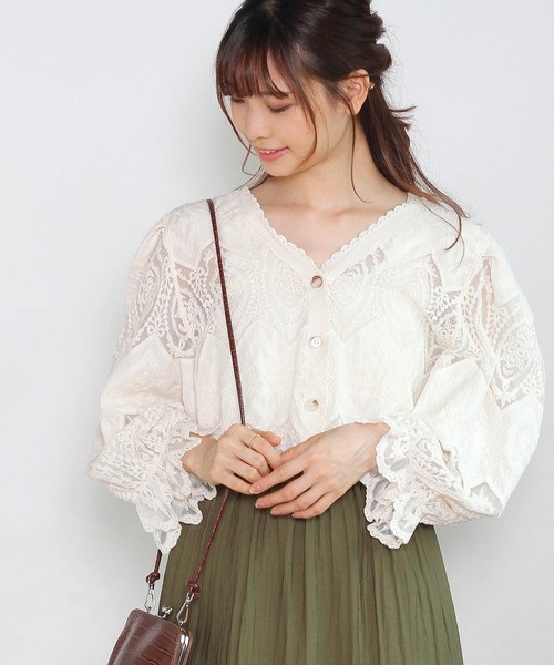 Crisp yours（クリスプユアーズ）の「【WEB限定】パフスリーブレースブラウス（シャツ/ブラウス・レディース・アイボリー・FREE）」の2枚目の写真
