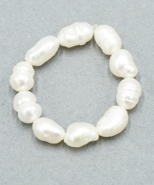 flower（フラワー）の「フェミニンパールリング（リング・レディース・ホワイト・FREE）」の2枚目の写真