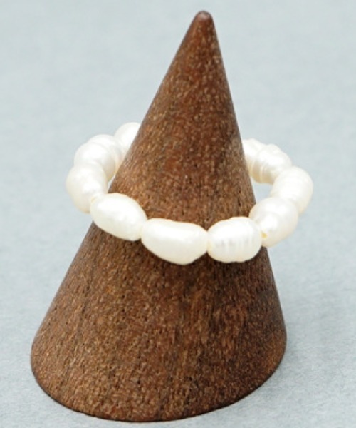 flower（フラワー）の「フェミニンパールリング（リング・レディース・ホワイト・FREE）」の3枚目の写真