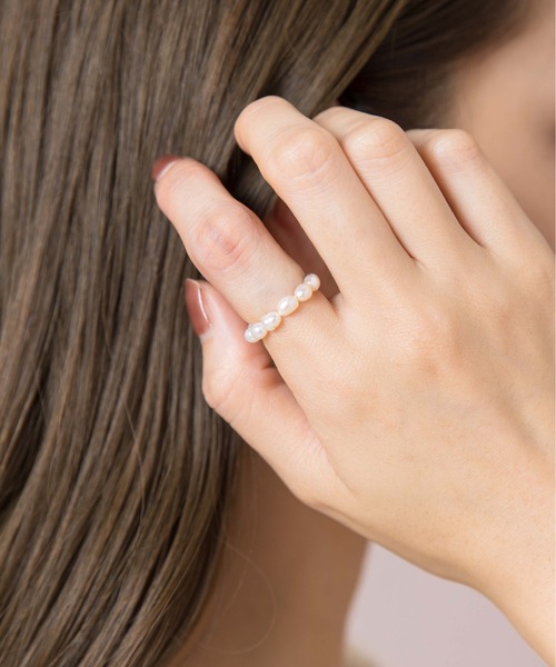flower（フラワー）の「フェミニンパールリング（リング・レディース・ホワイト・FREE）」の4枚目の写真