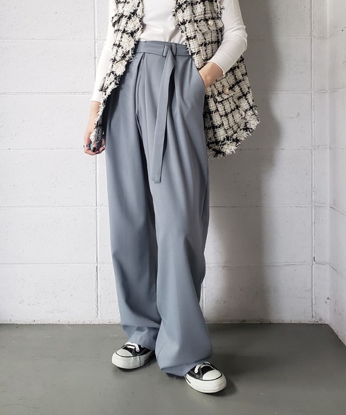 me+em select（ミームセレクト）の「★レイヤードプリーツタックワイドスラックス【ストラップベルトSET】（スラックス・レディース・グレー/ブラック/ブラウン/ベージュ/チャコールグレー・FREE）」の4枚目の写真