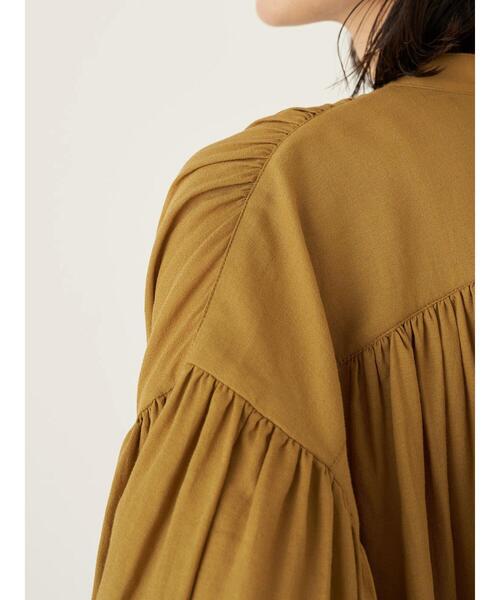 earth music&ecology（アースミュージックアンドエコロジー）の「ギャザーブラウス ＊（シャツ/ブラウス・レディース・ブラック/グリーン/アイボリー/マスタード・FREE）」の19枚目の写真