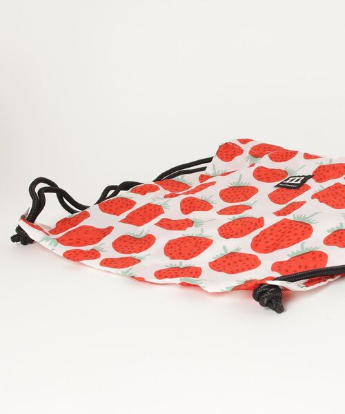 marimekko（マリメッコ）の「marimekko Mansikka SMARTSACK マリメッコ マンシッカ ナップザック（バックパック/リュック・レディース・レッド・FREE）」の3枚目の写真