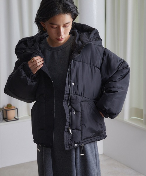 ECRIRE（エクリール）の「フード付きボリュームJK（その他アウター・レディース・ベージュ/ブラック/ラベンダー・M）」の17枚目の写真