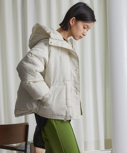 ECRIRE（エクリール）の「フード付きボリュームJK（その他アウター・レディース・ベージュ/ブラック/ラベンダー・M）」の4枚目の写真