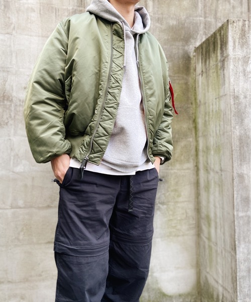 Alpha Industries(アルファインダストリーズ)の「ALPHA INDUSTRIES(アルファインダストリーズ) / MA-1 FLIGHT JACKET リバーシブル フライトジャケット(MA-1・メンズ・ブラック/オリーブ・S/M/L)」の19枚目の写真