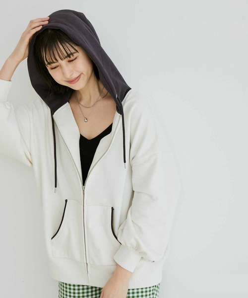 VIS（ビス）の「【ディズニー】ミッキー/バイカラージップアップパーカー【WEB限定】（パーカー・レディース・オフホワイト/スミクロ・FREE）」の10枚目の写真