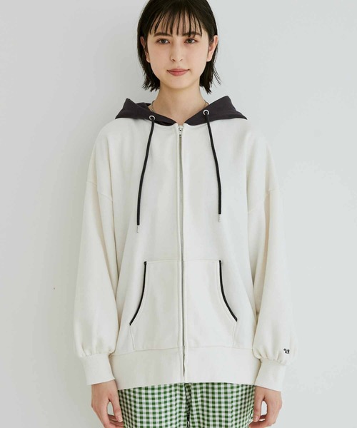 VIS（ビス）の「【ディズニー】ミッキー/バイカラージップアップパーカー【WEB限定】（パーカー・レディース・オフホワイト/スミクロ・FREE）」の11枚目の写真