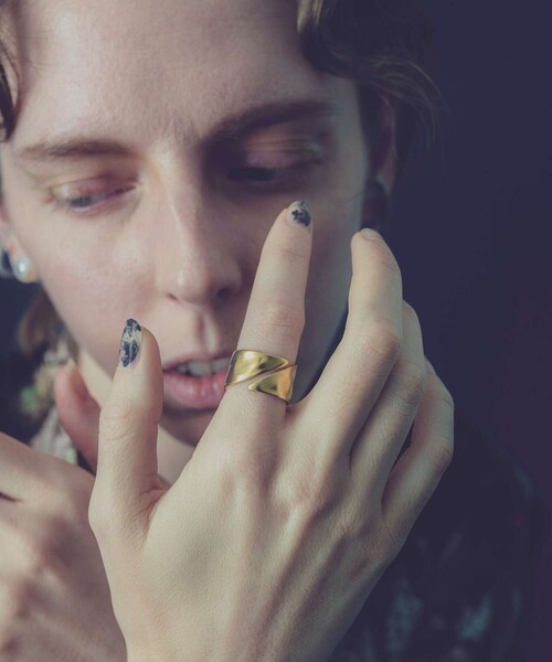 and cloud（アンドクラウド）の「Rust Reversible Ring（リング・レディース・シルバー/ブラック/イエローゴールド・#11/#17/#13/#15）」の11枚目の写真