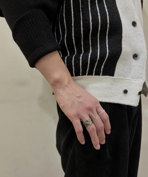 and cloud(アンドクラウド)の「Rust Reversible Ring(リング・レディース・シルバー/ブラック/イエローゴールド・#11/#17/#13/#15)」の19枚目の写真