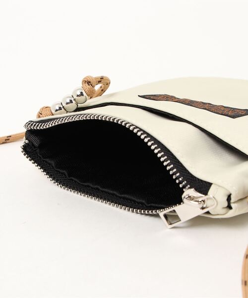 CUBE SUGAR（キューブシュガー）の「丸ポーチ付きミニショルダーバッグ（ショルダーバッグ・レディース・ブラック/ベージュ/カーキ・M）」の6枚目の写真