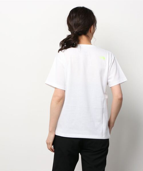 THE NORTH FACE(ザノースフェイス)の「ザ ノース フェイス THE NORTH FACE S/S Colored Square Logo Tee(ショートスリーブカラードスクエアロゴティー)(Tシャツ/カットソー・レディース・ホワイト×グリーン/ホワイト×ブラック/ホワイト×グレー・L/M/S/XL)」の7枚目の写真