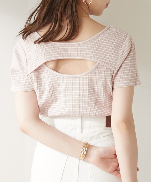 Chico（チコ）の「胸開きデザインリブチビT（Tシャツ/カットソー・レディース・ホワイト/ブラック/ホワイト系その他2/ピンク/ピンク系その他2・FREE）」の5枚目の写真