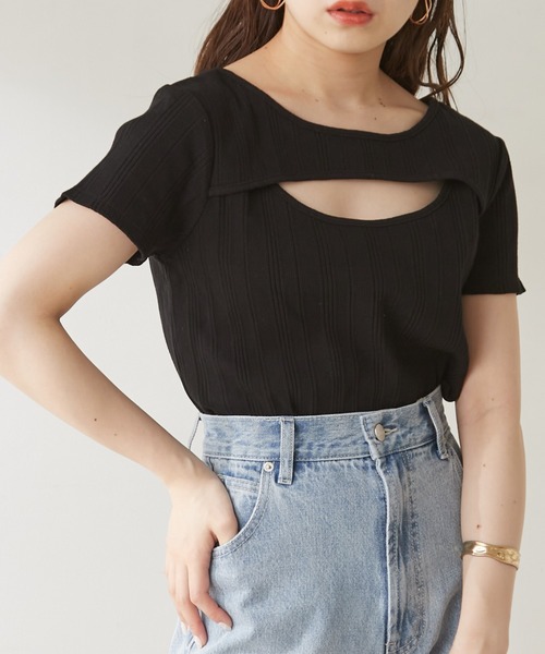 Chico（チコ）の「胸開きデザインリブチビT（Tシャツ/カットソー・レディース・ホワイト/ブラック/ホワイト系その他2/ピンク/ピンク系その他2・FREE）」の3枚目の写真