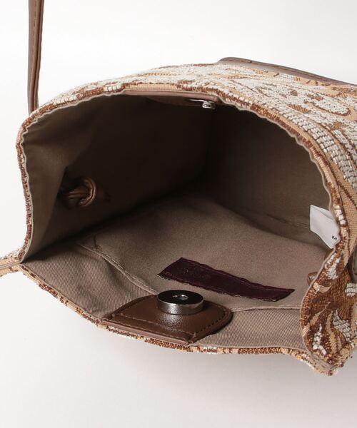 AT CREATION（アットクリエイション）の「EM:AT CREATION ペイズリー縦長ショルダー（ショルダーバッグ・レディース・ブラック/ベージュ/レッド/ライトグリーン・FREE）」の9枚目の写真