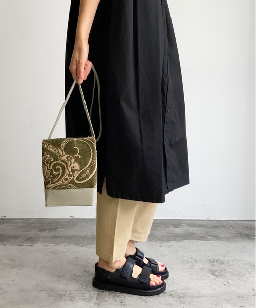 AT CREATION（アットクリエイション）の「EM:AT CREATION ペイズリー縦長ショルダー（ショルダーバッグ・レディース・ブラック/ベージュ/レッド/ライトグリーン・FREE）」の4枚目の写真