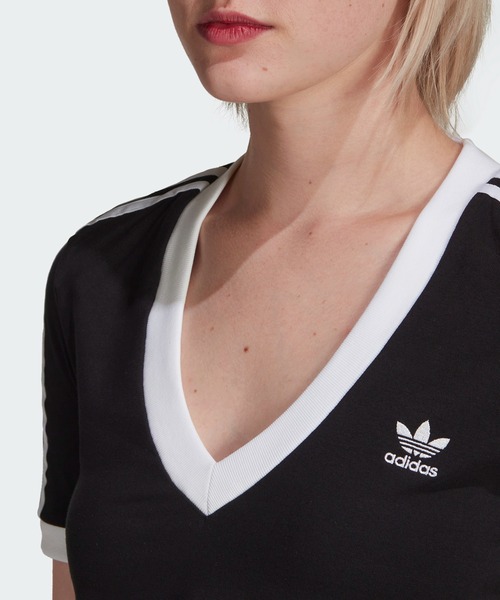 adidas（アディダス）の「アディカラー クラシックス クロップド