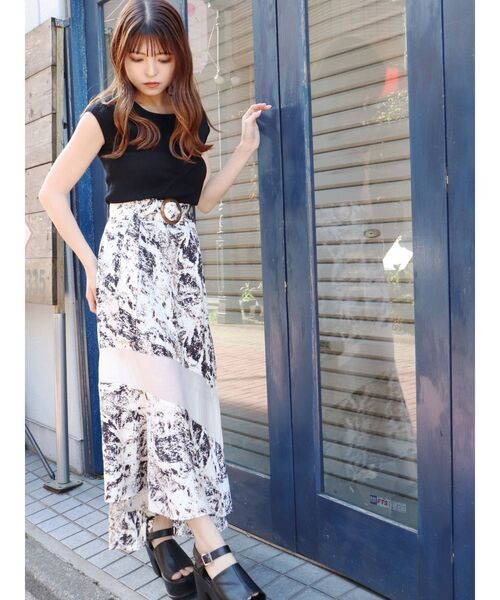 MURUA（ムルーア）の「ウェーブカットニットタンク（タンクトップ・レディース・ホワイト/ブラック/その他1・FREE）」の6枚目の写真