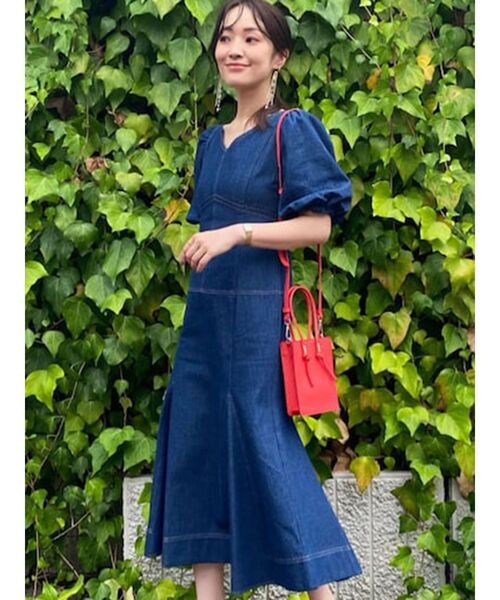 MERCURYDUO（マーキュリーデュオ）の「ステッチ切替ボリュームスリーブワンピース（ワンピース・レディース・ピンク/インディゴブルー/ブラウン・SMALL/MEDIUM）」の3枚目の写真