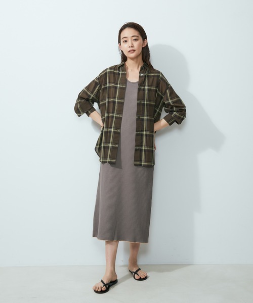 SALON adam et rope'（サロン アダム エ ロペ）の「オーバーチェックシャツ/無地（シャツ/ブラウス・レディース・ホワイト/ダークグリーン/ブルー系その他/ブラウン系その他2・FREE）」の9枚目の写真
