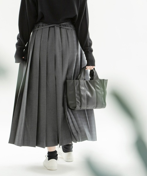nop de nod(ノップドゥノッド)の「ポリエステルウール切り替えプリーツスカート(スカート・レディース・ブラック/ダークグレー・3)」の14枚目の写真