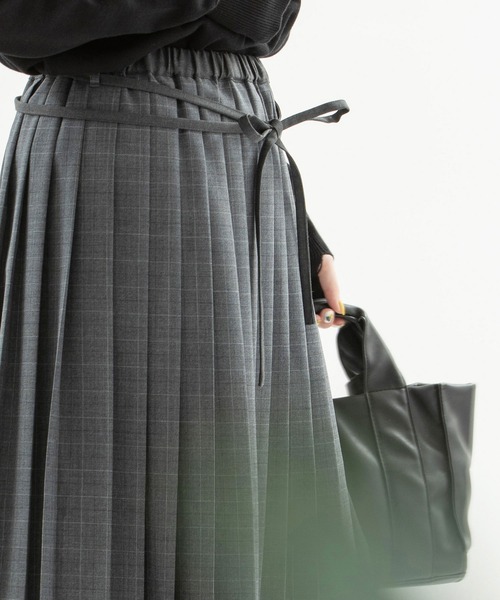 nop de nod(ノップドゥノッド)の「ポリエステルウール切り替えプリーツスカート(スカート・レディース・ブラック/ダークグレー・3)」の15枚目の写真